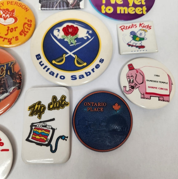 Vintage Button Pin Lot Canadian Advertising - Picture 4 of 5